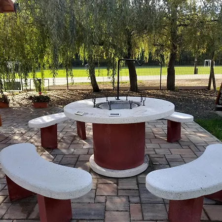 ヴィラ Matra Gold Vendeghaz